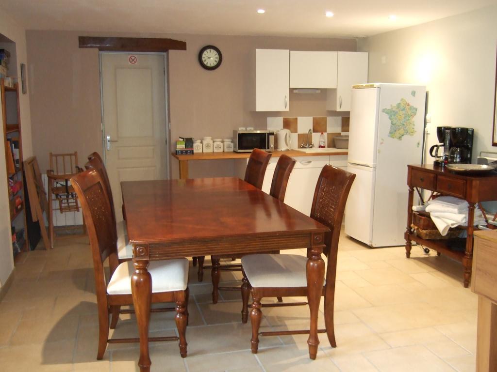 Les Escargots Bed and Breakfast Vauchrétien Εξωτερικό φωτογραφία